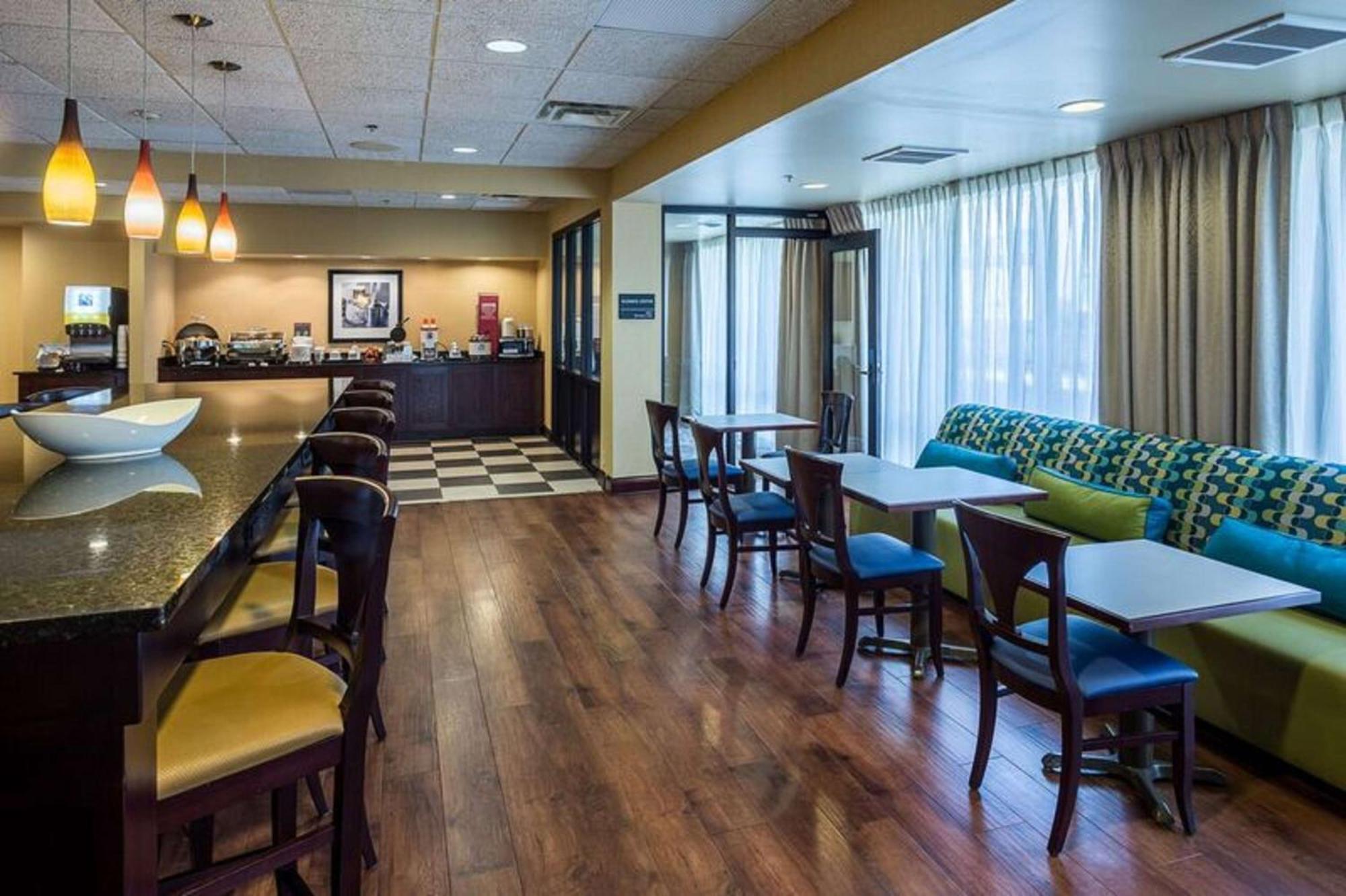 Hampton Inn Somerset Kültér fotó